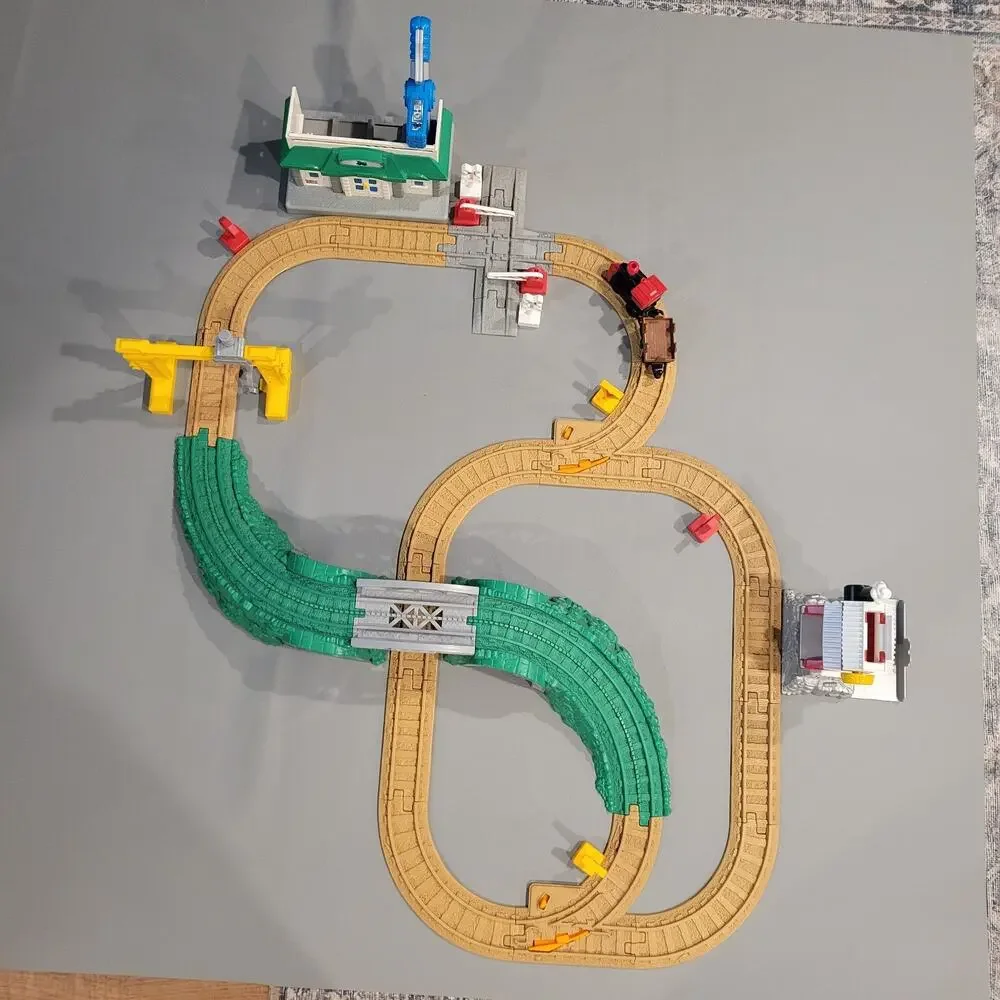 GeoTrax B1836 Tracktown Railway Fisher Price Incomplete Geo Trax Set